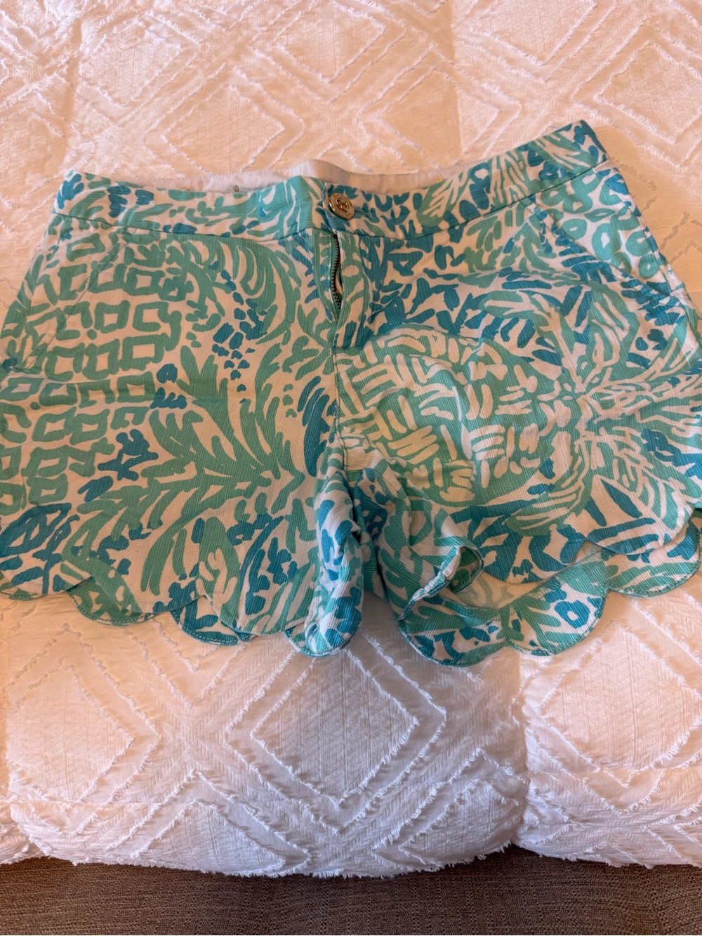 Lilly Pulitzer Aqua & White Buttercup Scalloped Hem Shorts